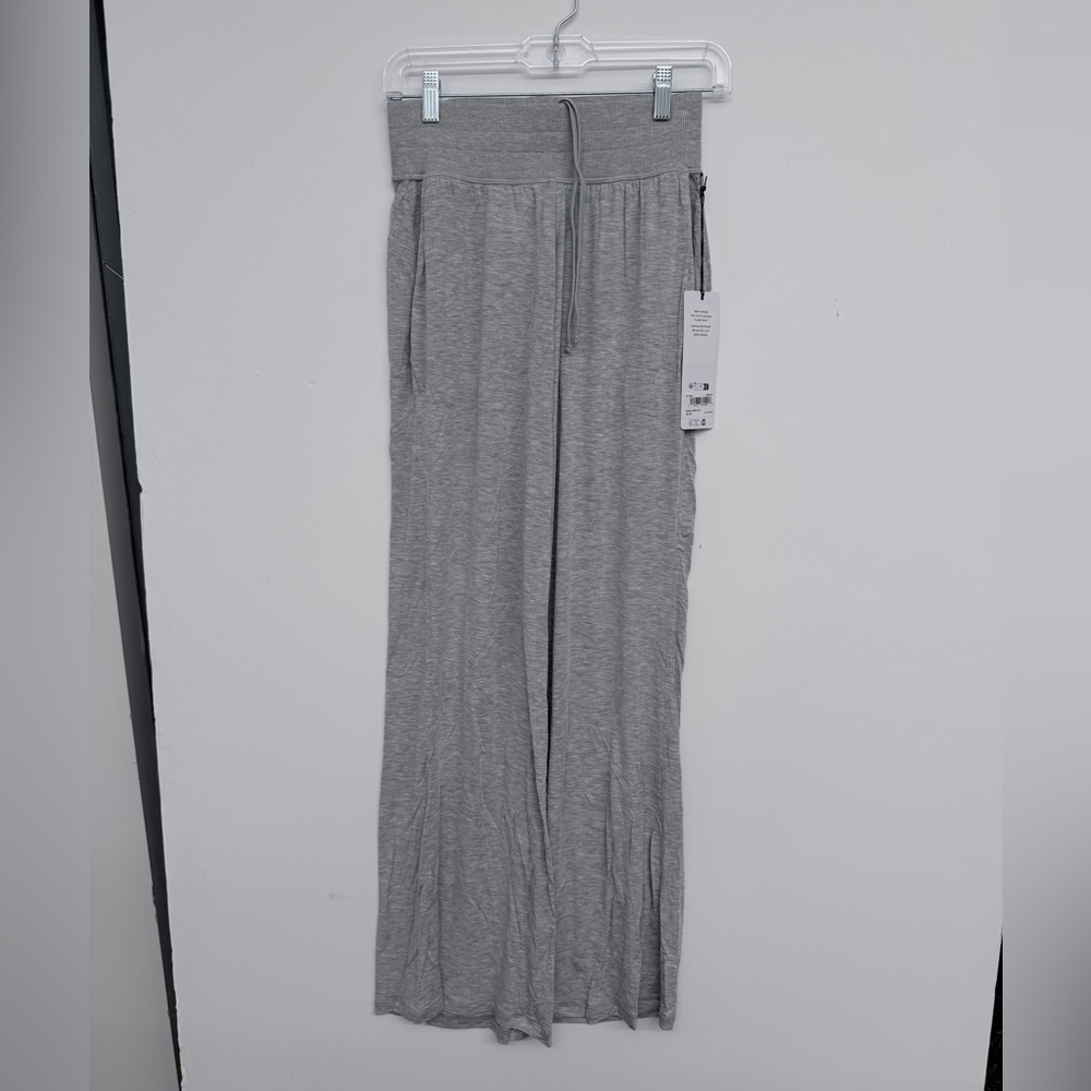 [NWT] Alo semi sheer delicate lounge flare pant Sz XS